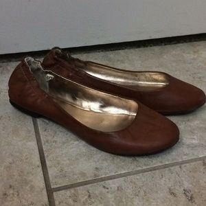 Tan flats